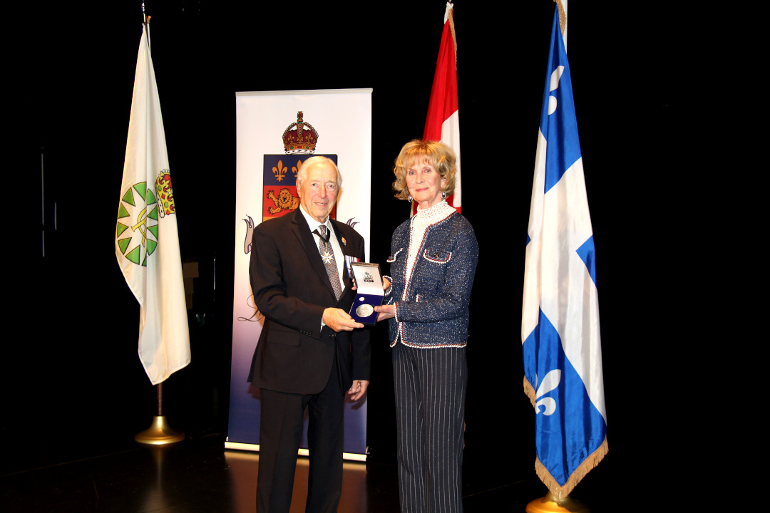 La Joliettaine Réjeanne Savignac reçoit la médaille du lieutenant